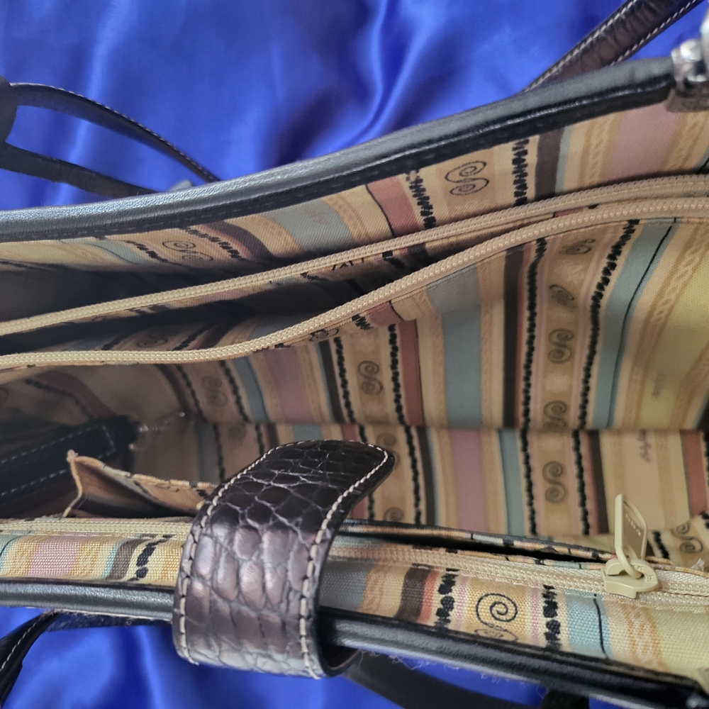 Brighton Collection Black and Tan Wicker Shoulder Bag - Picture 5 of 8